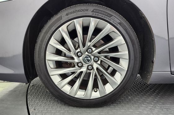 Lexus ES Luxury Plus — пробег 121 865 км — фото 5 из 5