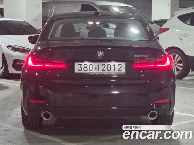 BMW 3-Series 320i — пробег 6 481 км — фото 4 из 5