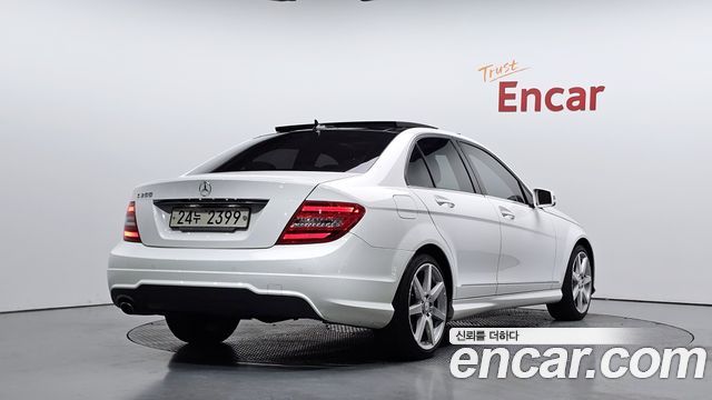 Mercedes-Benz C-Class C200 CGI Avantgarde Style Package — пробег 135 885 км — фото 2 из 5