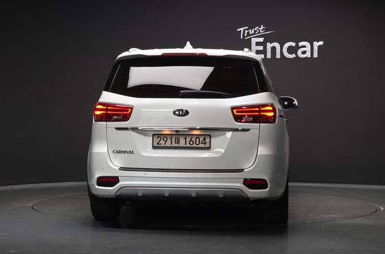 Kia Carnival 9-Seater Noblesse Special — пробег 168 453 км — фото 4 из 5