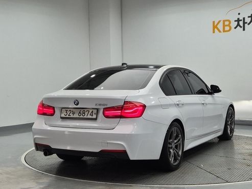 BMW 3-Series 320i M Sport — пробег 83 000 км — фото 3 из 5