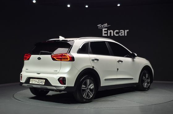 Kia Niro 1.6 HEV Prestige — пробег 115 099 км — фото 2 из 5