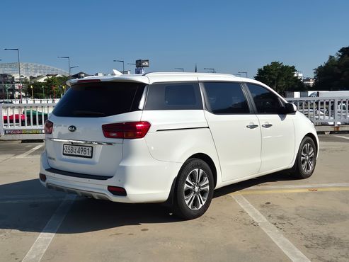 Kia Carnival 9-Seater Luxury — пробег 155 098 км — фото 3 из 5