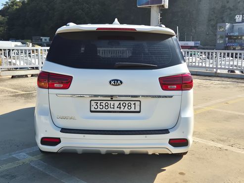 Kia Carnival 9-Seater Luxury — пробег 155 098 км — фото 4 из 5