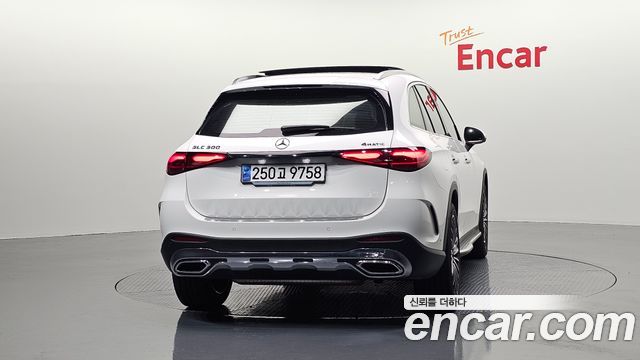 Mercedes-Benz GLC-Class GLC300 4MATIC AMG Line — пробег 39 442 км — фото 4 из 5