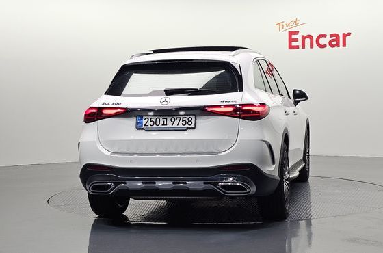 Mercedes-Benz GLC-Class GLC300 4MATIC AMG Line — пробег 39 442 км — фото 4 из 5