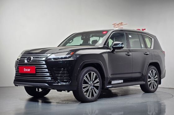 Lexus LX 700h Luxury — пробег 6 км — фото 1 из 5