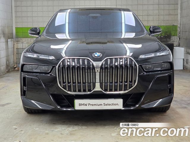 BMW 7-Series 740i xDrive M Sport — пробег 4 935 км — фото 3 из 5