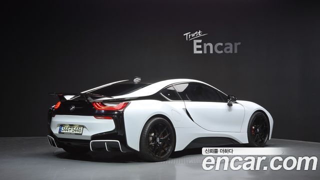 BMW i8 Coupe — пробег 52 111 км — фото 2 из 5