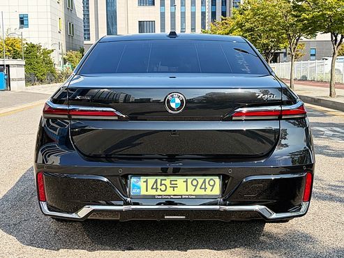 BMW 7-Series 740i xDrive M Sport — пробег 4 991 км — фото 4 из 5