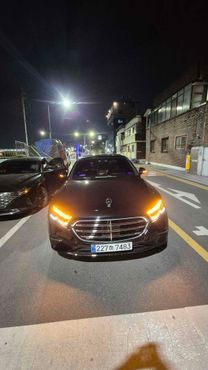 Mercedes-Benz E-Class E300 4MATIC Exclusive — пробег 4 000 км — фото 4 из 5