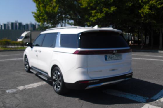 Kia Carnival Diesel 9-Seater Signature — пробег 74 808 км — фото 3 из 5