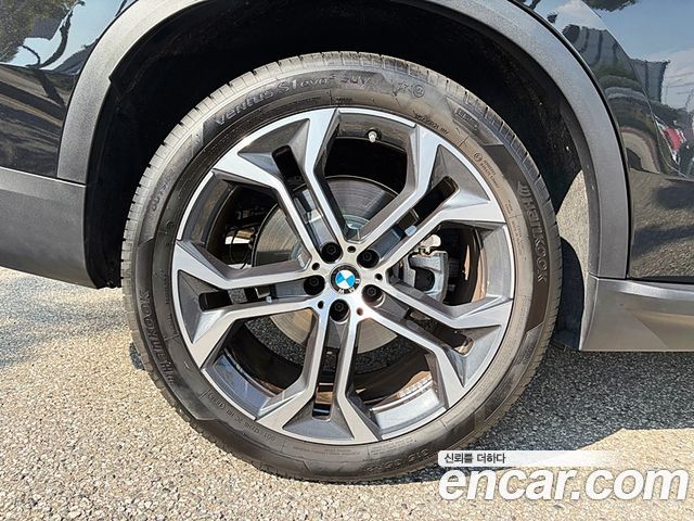BMW X5 xDrive 40i xLine — пробег 8 450 км — фото 5 из 5