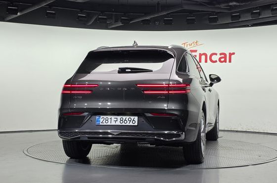 Genesis GV70 2.5T Gasoline AWD — пробег 10 679 км — фото 4 из 5