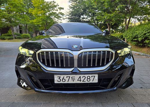 BMW 5-Series 530i xDrive M Sport — пробег 50 614 км — фото 1 из 5