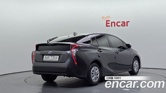Toyota Prius 1.8 E — пробег 92 910 км — фото 2 из 5