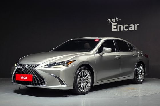 Lexus ES Executive — пробег 14 274 км — фото 1 из 5