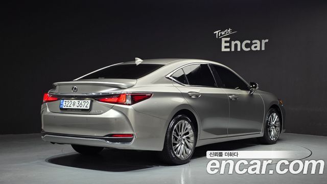 Lexus ES Executive — пробег 14 274 км — фото 2 из 5