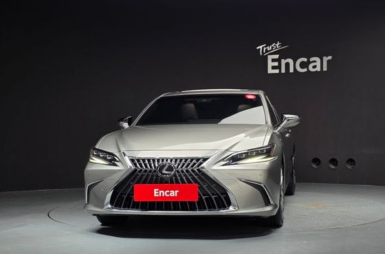 Lexus ES Executive — пробег 14 274 км — фото 3 из 5