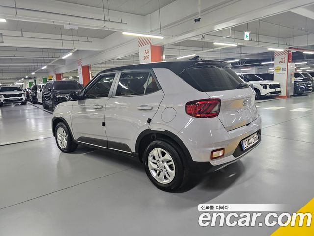Hyundai Venue 1,6 Premium — пробег 42 396 км — фото 4 из 5