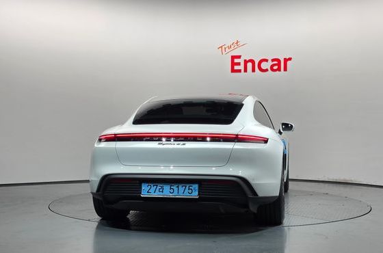 Porsche Taycan Base — пробег 40 834 км — фото 4 из 5