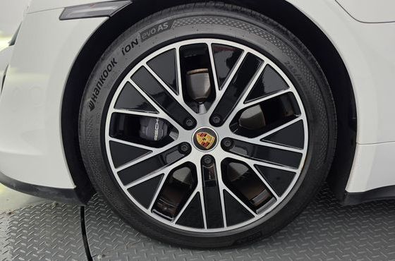 Porsche Taycan Base — пробег 40 834 км — фото 5 из 5
