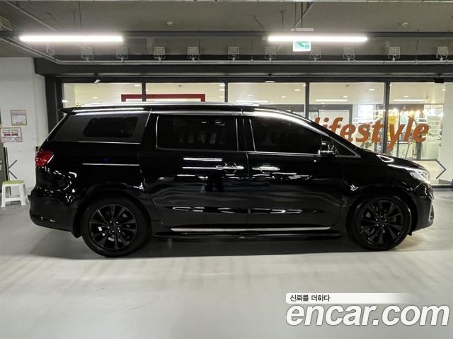 Kia Carnival 9-Seater Noblesse — пробег 202 425 км — фото 4 из 5