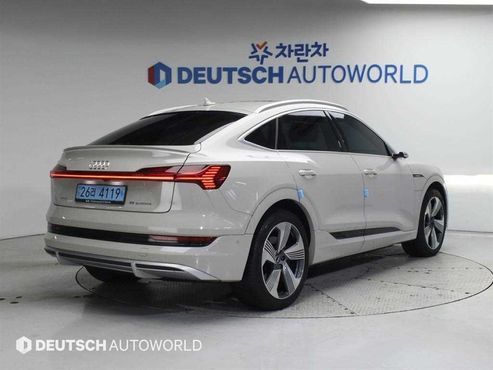 Audi e-tron 55 Quattro Sportback — пробег 48 867 км — фото 2 из 5
