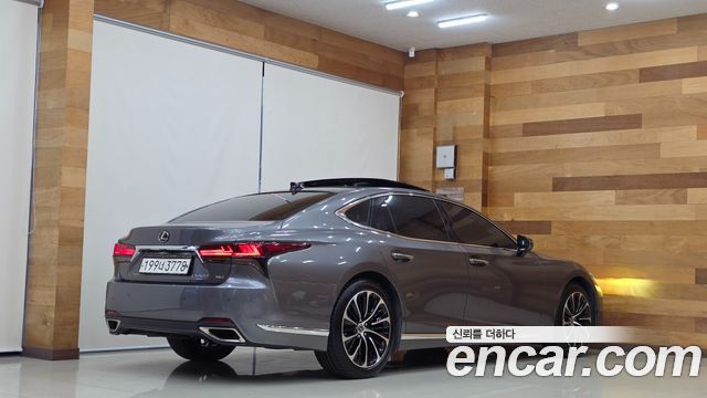 Lexus LS 3.5 Luxury AWD — пробег 145 310 км — фото 2 из 5