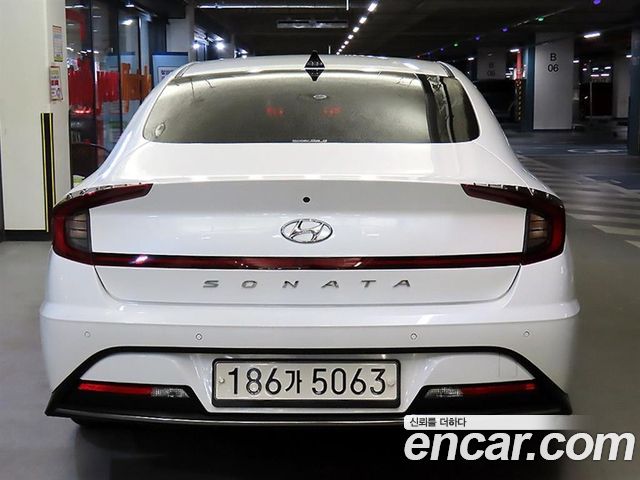 Hyundai Sonata 2.0 Premium — пробег 193 736 км — фото 5 из 5