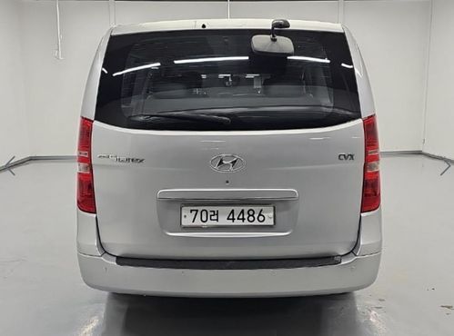 Hyundai Starex 12-Seater Wagon CVX Deluxe — пробег 169 297 км — фото 4 из 5