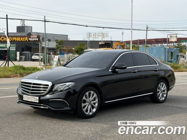Mercedes-Benz E-Class E300 4MATIC Exclusive — пробег 68 000 км — фото 1 из 5