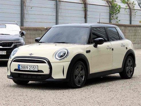 Mini Cooper 5Door Classic Launch Pack Third Generation — пробег 39 651 км — фото 2 из 5