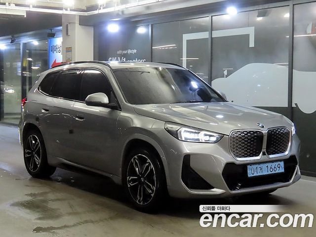 BMW iX1 xDrive 30 M Sport — пробег 5 113 км — фото 1 из 5