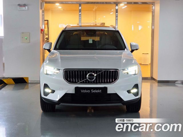 Volvo XC40 B4 Ultra Bright — пробег 369 км — фото 3 из 5