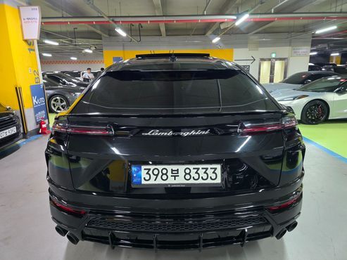Lamborghini Urus 4.0 V8 — пробег 10 000 км — фото 5 из 5