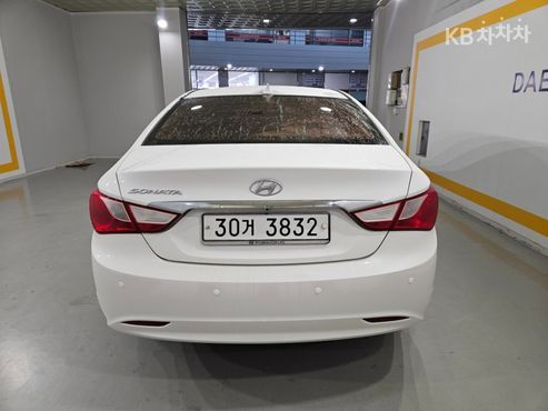 Hyundai Sonata Grand — пробег 131 619 км — фото 4 из 5