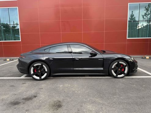 Porsche Taycan 4S — пробег 31 000 км — фото 4 из 5