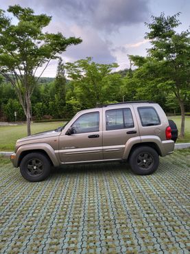 Jeep Cherokee 3.7 KJ — пробег 240 000 км — фото 3 из 5