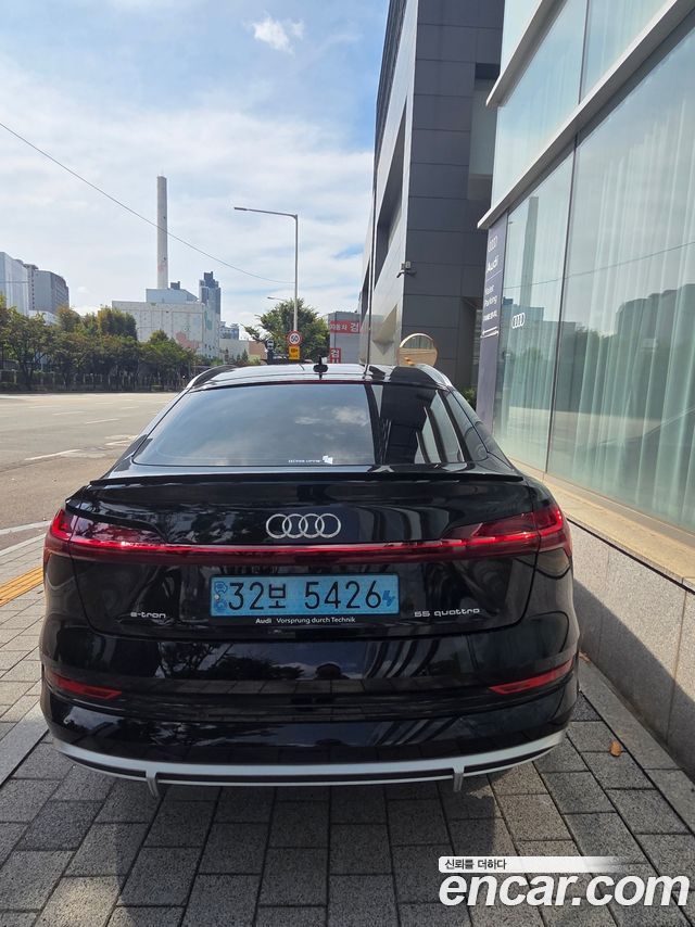 Audi e-tron 55 Quattro Sportback — пробег 37 000 км — фото 4 из 5