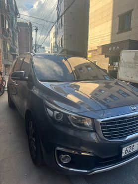 Kia Carnival 9-seater Luxury — пробег 229 300 км — фото 2 из 5
