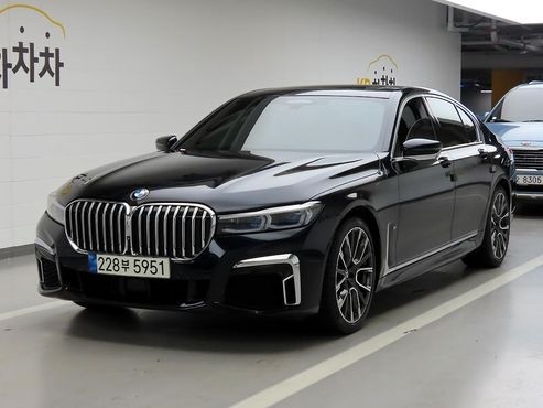 BMW 7-Series 740i M Sport — пробег 142 978 км — фото 2 из 5