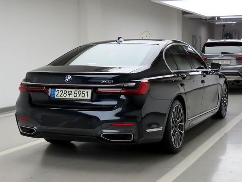 BMW 7-Series 740i M Sport — пробег 142 978 км — фото 3 из 5