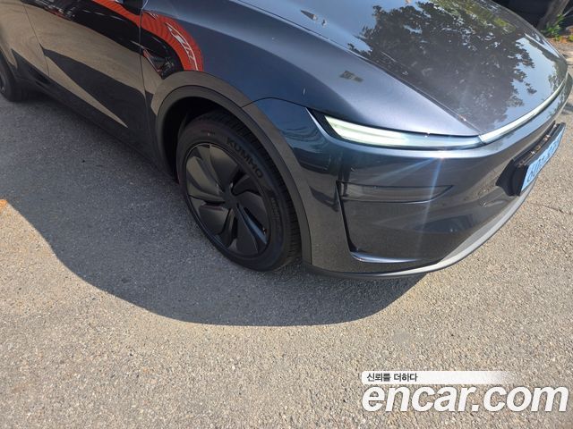 Tesla Model Y RWD — пробег 200 км — фото 5 из 5