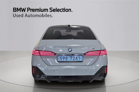 BMW i5 eDrive 40 M Sport — пробег 63 000 км — фото 4 из 5