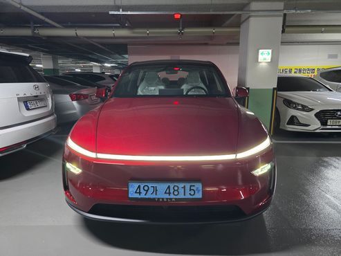 Tesla Model Y L Long Range AWD — пробег 30 км — фото 1 из 5