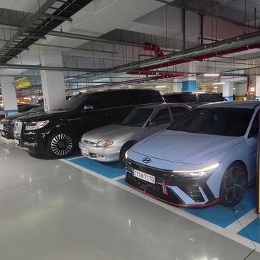 Hyundai AVANTE 2.0 N — пробег 12 000 км — фото 4 из 5