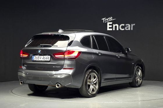 BMW X1 xDrive 20i M Sport — пробег 96 095 км — фото 2 из 5