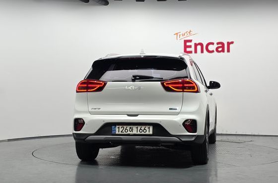 Kia Niro 1.6 HEV Prestige — пробег 80 390 км — фото 4 из 5