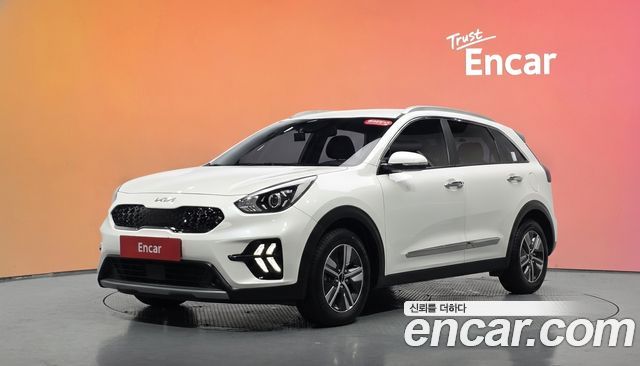 Kia Niro 1.6 HEV Prestige — пробег 80 390 км — фото 1 из 5